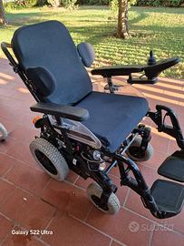 carrozzina elettrica per persone disabile 