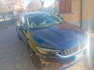 Tipo station wagon