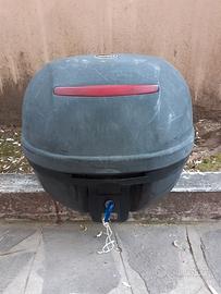 bauletto per scooter modello monolock givi