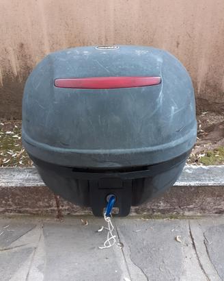 bauletto per scooter modello monolock givi