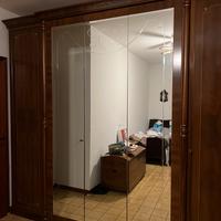 Armadio 5 ante con grande specchio centrale