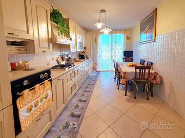 VILLA A SCHIERA A ROBECCO SUL NAVIGLIO