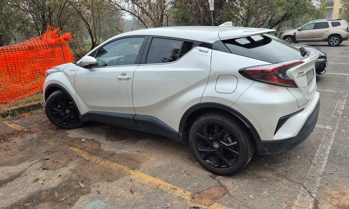 toyota chr bianco perlato