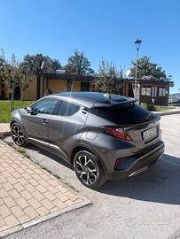 Toyota CHR 2.0 full hybrid 69000km