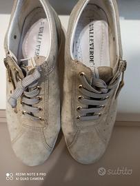 Scarpe da donna con plateau beige scamosciate