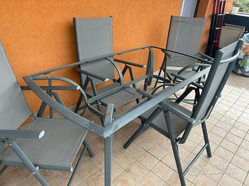 TAVOLO E SEDIE PER TERRAZZO