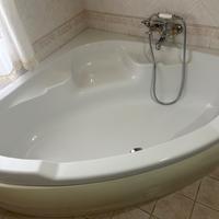 VASCA DA BAGNO ANGOLARE 140X140 RESINA