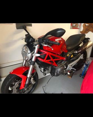 Ducati monster 696 plus