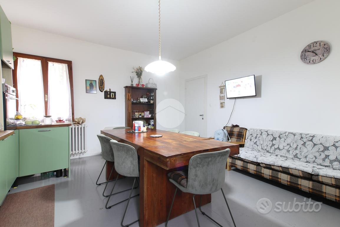 CASA SEMINDIPENDENTE A VICENZA