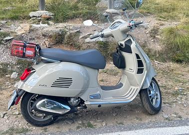 Vespa Piaggio GTS Hpe 300