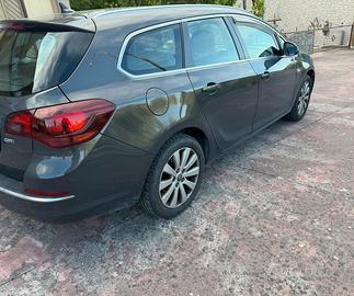 Opel Astra Sports Tourer 2014