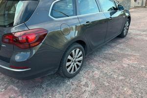 Opel Astra Sports Tourer 2014