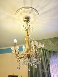 Lampadario vintage in ottone e cristalli