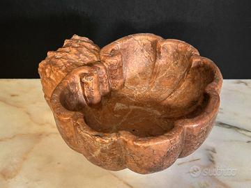 Acquasantiera in marmo