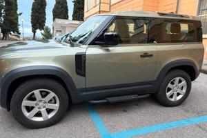 LAND ROVER DEFENDER 2021