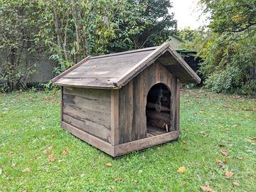 Cuccia in legno per cani taglia media