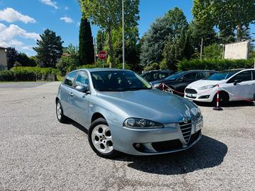 Alfa Romeo 147 1.6 B/GPL 16V Distinctive