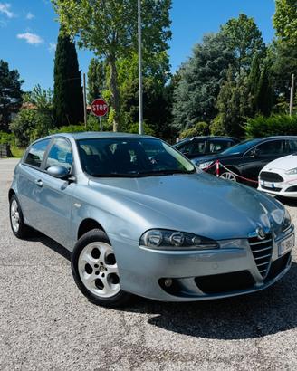 Alfa Romeo 147 1.6 B/GPL 16V Distinctive