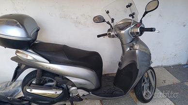 merviglioso HONDA SH 300