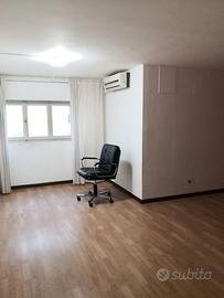 Pressi Marchese di Villabianca 3 vani uso ufficio