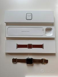 Apple Watch S7 + GPS 41mm + Cinturino Pelle