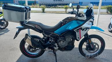 Cf Moto 450MTCON BAULE E CAVALLETTO CENTRALE