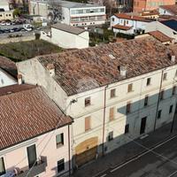 CASA SEMINDIPENDENTE A BELFIORE