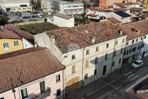 CASA SEMINDIPENDENTE A BELFIORE