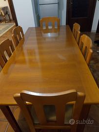 Tavolo da pranzo in legno con 6 sedie