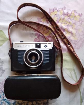 Fotocamera vintage Agfa Iso-Rapid C con custodia