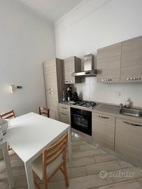 PIAZZA DE AMICIS: bilocale ristrutturato