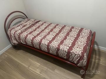 Letto singolo e materasso