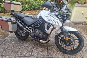 TRIUMPH TIGER 800 XRX