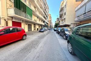 2 LOCALI A NAPOLI
