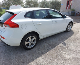 Volvo v 40 kinetic