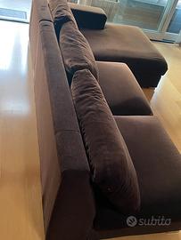 Divano con penisola piu pouf