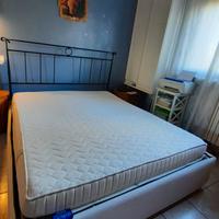 Letto matrimoniale con cassone e materasso
