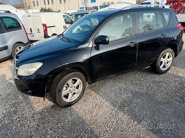 Toyota RAV 4 2.2 D-4D 136 CV Luxury SUV