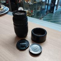 Obiettivo Tamron 70-300mm.

- Obiettivo zoom.
- Co