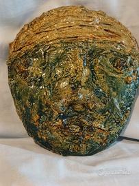 Maschera in terracotta dipinta