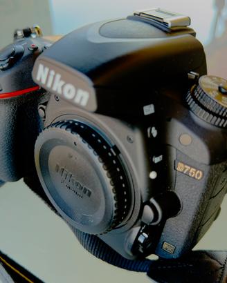 Nikon D750 + NIKKOR 28-300 f/3.5-5.6G ED VR