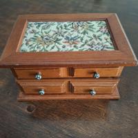 Portagioie in legno con carillon