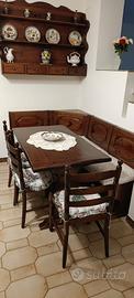 Tavolo da pranzo con panca
