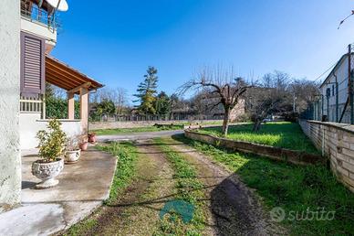 Appartamento di 182 m² con 3 locali a Colleferro