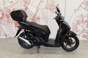 Honda SH 125 - bauletto keyless e parabrezza ...