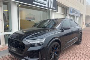 Audi Q8 RS TFSI V8 quattro tiptronic