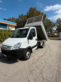 IVECO DAILY TRILATERALE