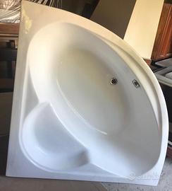 Vasca da bagno ad angolo