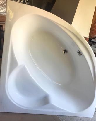 Vasca da bagno ad angolo