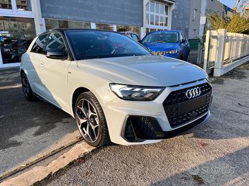 AUDI A1 SPB 30 TFSI S tronic Identity Black S-Li